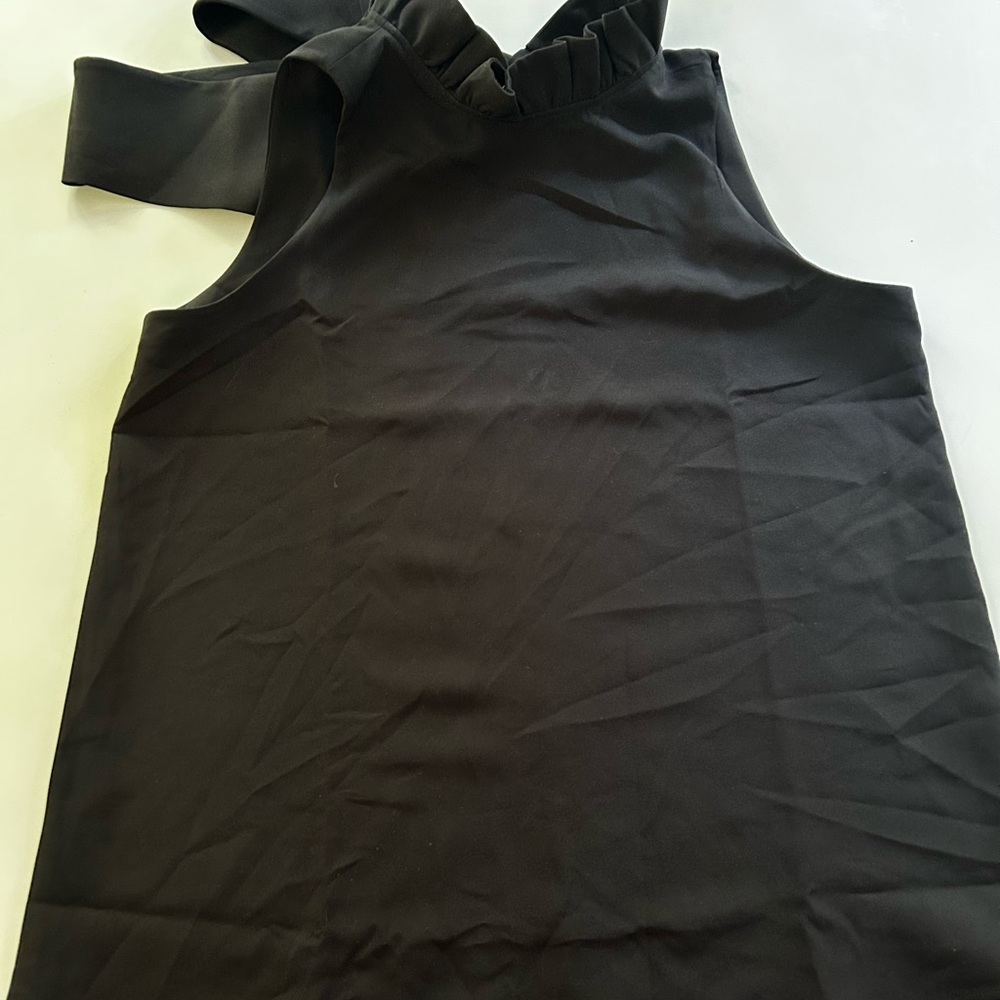 Tuckernuck Black Sleeveless Mason Top with Bow Detail